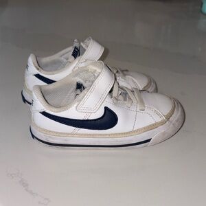 Toddler Nike Court Legacy sneakers size 8C